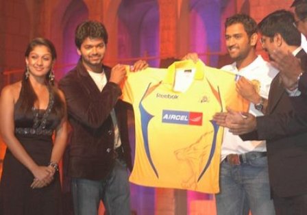 vijay-nayantara-chennai-ipl-2