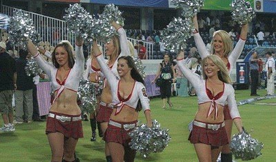 deccan-chargers-cheerleaders2