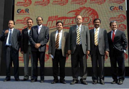 Arun_Jaitely_and_BCCI_Rajiv_Shukla_with_GMR_officials